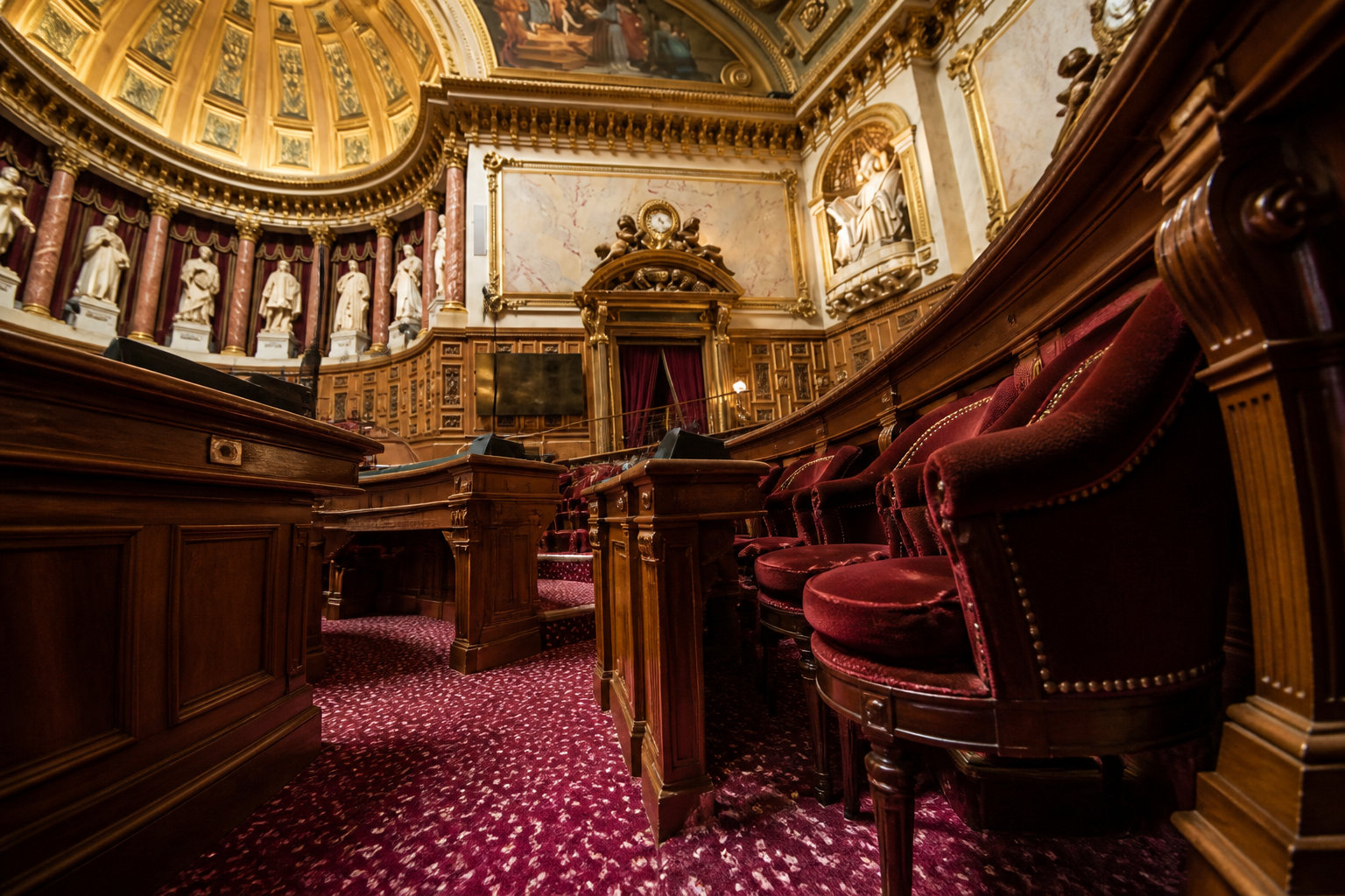 À quoi servent-ils vraiment tes 348 sénateurs ?