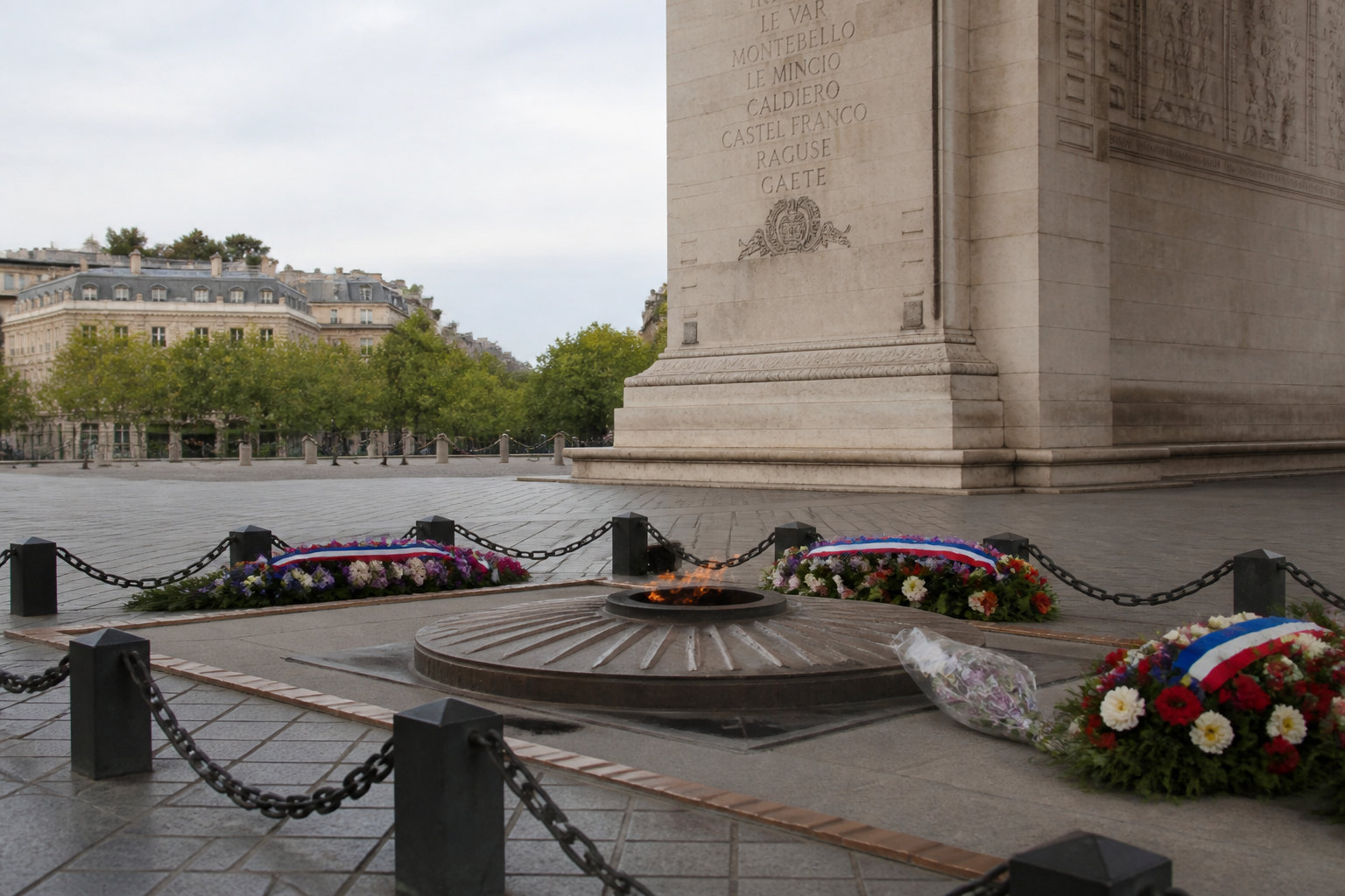 Comment se déroule une cérémonie devant ton monument aux morts ?